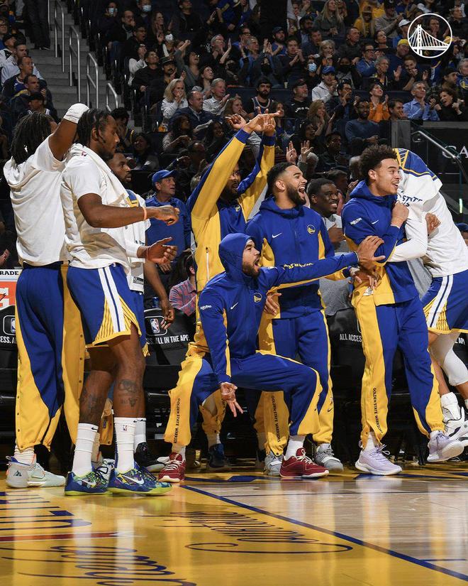 南韩男篮逆转湖人,库里一己之力扛起全队 南韩男篮逆转湖人,库里一己之力扛起全队